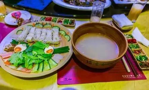 騰沖旅游，這20道當?shù)貍鹘y(tǒng)特色美食不容錯過，讓你品味云南風味