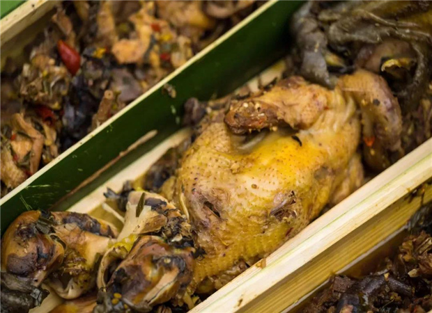 極邊美味——騰沖滇灘姊妹山竹筒雞