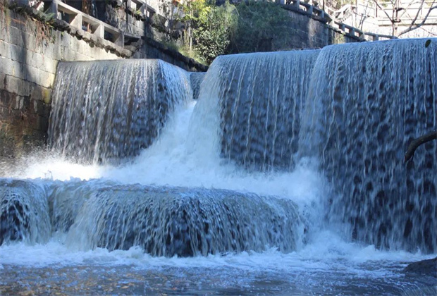夏游騰沖 | 疊水河——全國(guó)唯一的城市火山堰塞瀑布